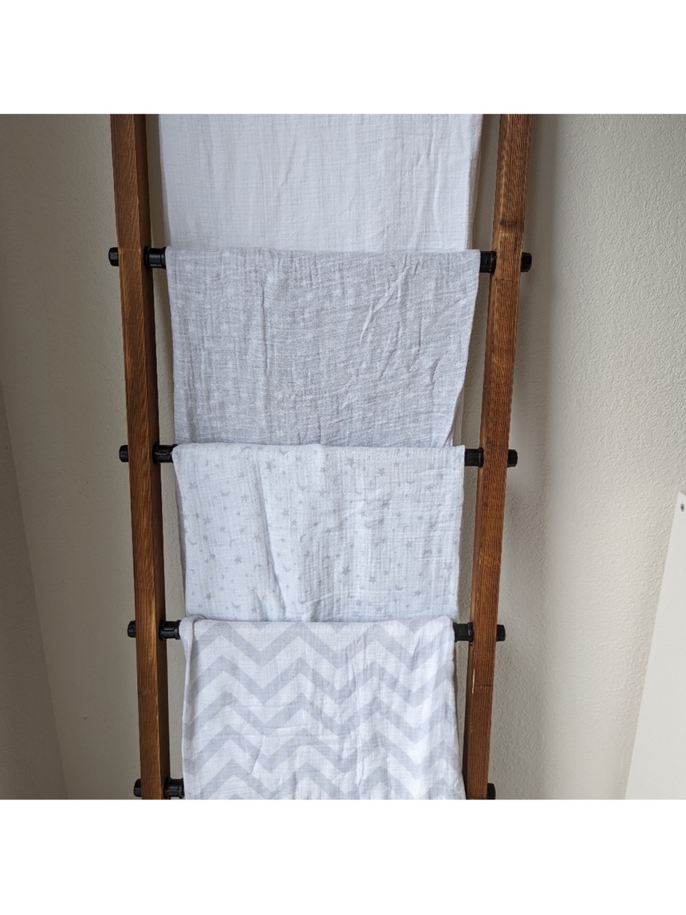 Light Gray & White Muslin Swaddle Set